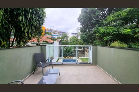 Casa à venda com 340m², 4 quartos e 6 vagas