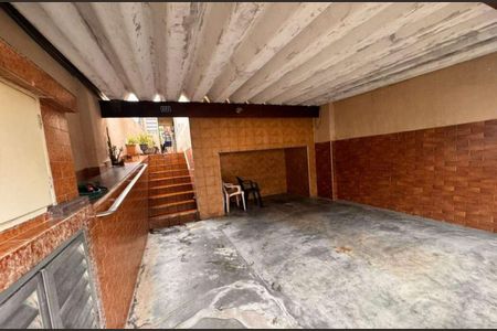 Casa à venda com 300m², 2 quartos e 2 vagas Casa à venda com 300m², 2 quartos e 2 vagasGaragem