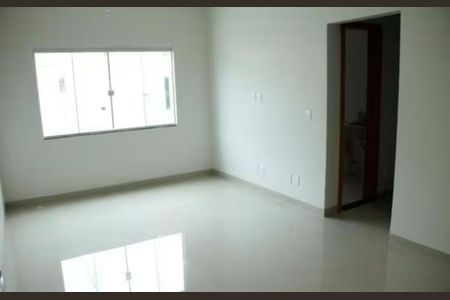 Casa à venda com 300m², 3 quartos e 2 vagas Casa à venda com 300m², 3 quartos e 2 vagasQuarto