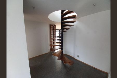 Apartamento à venda com 250m², 3 quartos e 2 vagas Apartamento à venda com 250m², 3 quartos e 2 vagasFoto 03
