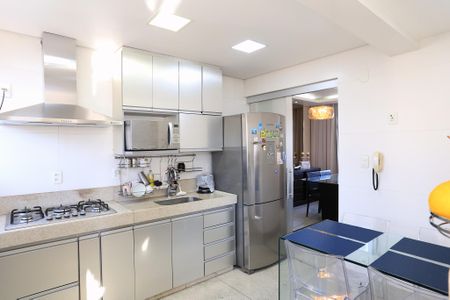 Apartamento à venda com 260m², 4 quartos e 3 vagasCozinha