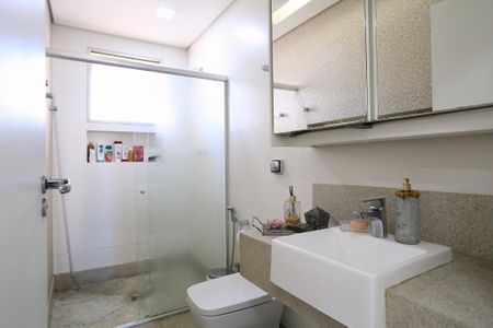 Apartamento à venda com 260m², 4 quartos e 3 vagasBanheiro