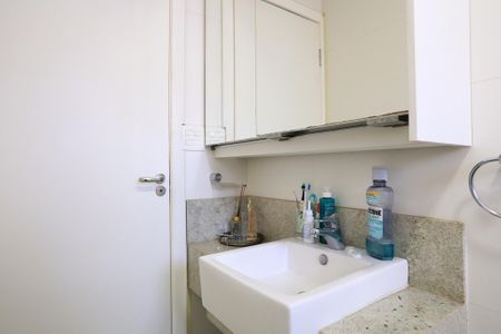 Apartamento à venda com 260m², 4 quartos e 3 vagasBanheiro da Suíte