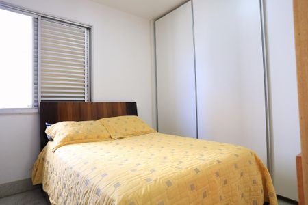 Apartamento à venda com 260m², 4 quartos e 3 vagasQuarto 2