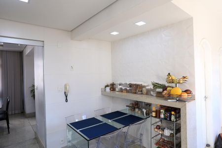 Apartamento à venda com 260m², 4 quartos e 3 vagasCozinha