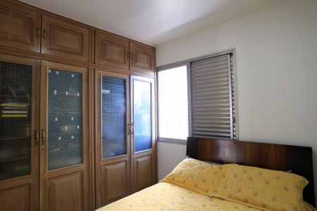 Apartamento à venda com 260m², 4 quartos e 3 vagasQuarto 2