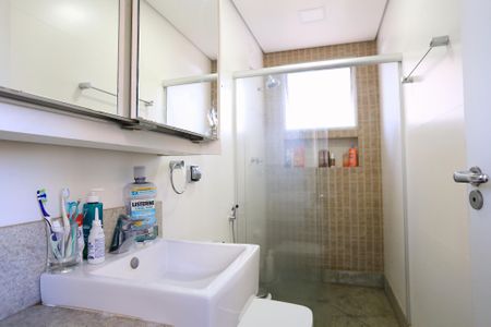 Apartamento à venda com 260m², 4 quartos e 3 vagasBanheiro da Suíte