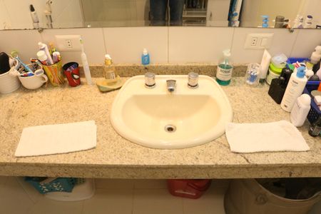 Apartamento à venda com 213m², 3 quartos e 3 vagasBanheiro