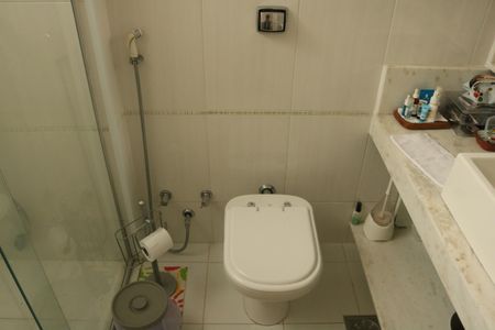 Apartamento à venda com 213m², 3 quartos e 3 vagasBanheiro da Suíte 2