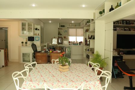 Apartamento à venda com 213m², 3 quartos e 3 vagasCobertura - Sala e Cozinha Integrada