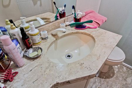 Apartamento à venda com 86m², 3 quartos e 2 vagas Apartamento à venda com 86m², 3 quartos e 2 vagasBanheiro Social