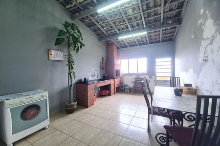 Casa à venda com 190m², 3 quartos e 3 vagas Casa à venda com 190m², 3 quartos e 3 vagasarea de serviço e churrasqueira