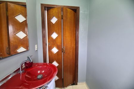 Casa à venda com 190m², 3 quartos e 3 vagas Casa à venda com 190m², 3 quartos e 3 vagasLavabo