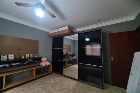 Casa à venda com 190m², 3 quartos e 3 vagas Casa à venda com 190m², 3 quartos e 3 vagasQuarto 1