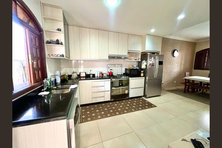 Casa à venda com 392m², 4 quartos e 2 vagas