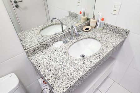 Apartamento para alugar com 82m², 2 quartos e 2 vagas Apartamento para alugar com 82m², 2 quartos e 2 vagasBanheiro Social