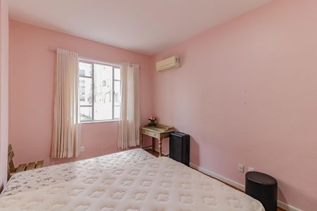 Apartamento à venda com 215m², 4 quartos e 1 vaga Apartamento à venda com 215m², 4 quartos e 1 vagaQuarto 2