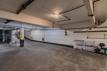 Apartamento à venda com 215m², 4 quartos e 1 vaga Apartamento à venda com 215m², 4 quartos e 1 vagaGaragem