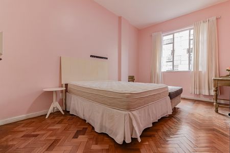Apartamento à venda com 215m², 4 quartos e 1 vaga Apartamento à venda com 215m², 4 quartos e 1 vagaQuarto 2