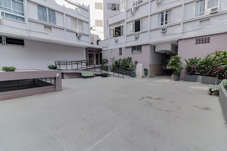 Apartamento à venda com 215m², 4 quartos e 1 vaga Apartamento à venda com 215m², 4 quartos e 1 vagaÁrea comum - Playground