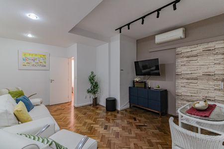 Apartamento à venda com 215m², 4 quartos e 1 vaga Apartamento à venda com 215m², 4 quartos e 1 vagaSala de TV