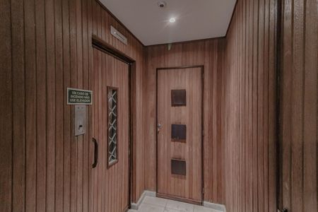 Apartamento à venda com 215m², 4 quartos e 1 vaga Apartamento à venda com 215m², 4 quartos e 1 vagaElevador