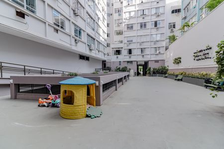 Apartamento à venda com 215m², 4 quartos e 1 vaga Apartamento à venda com 215m², 4 quartos e 1 vagaÁrea comum - Playground