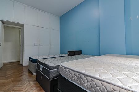 Apartamento à venda com 215m², 4 quartos e 1 vaga Apartamento à venda com 215m², 4 quartos e 1 vagaQuarto 3