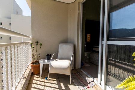 Apartamento à venda com 96m², 3 quartos e 2 vagas Apartamento à venda com 96m², 3 quartos e 2 vagasVaranda