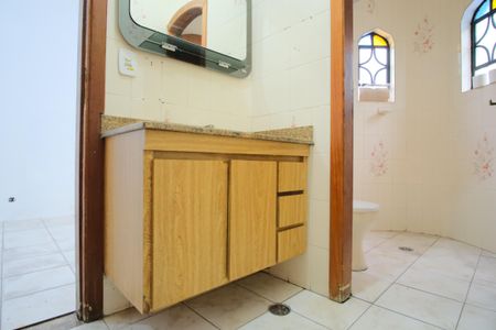 Casa à venda com 250m², 3 quartos e 4 vagasBanheiro da Suíte americana 1 e 2