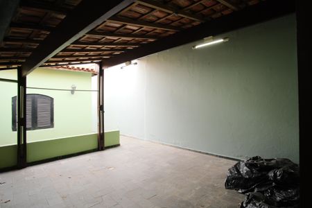 Casa à venda com 250m², 3 quartos e 4 vagasQuintal