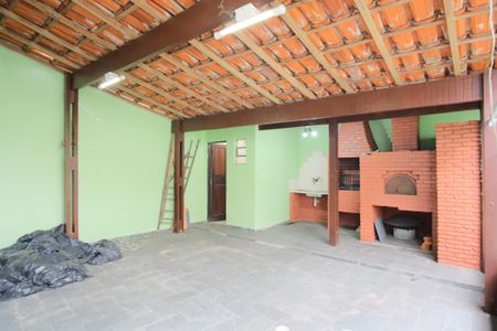 Casa à venda com 250m², 3 quartos e 4 vagasQuintal