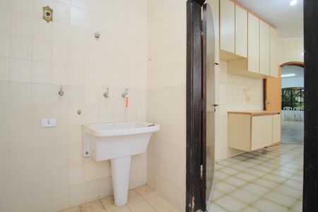 Casa à venda com 250m², 3 quartos e 4 vagasÁrea de Serviço