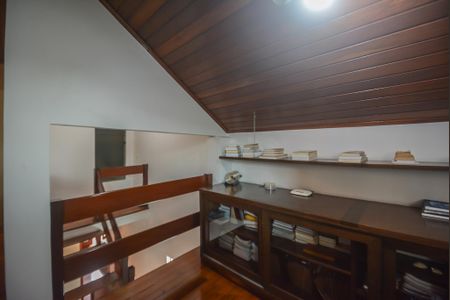 Casa à venda com 297m², 3 quartos e 5 vagasEscritório