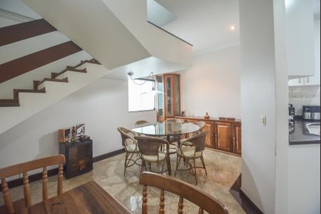 Casa à venda com 297m², 3 quartos e 5 vagasSala 2