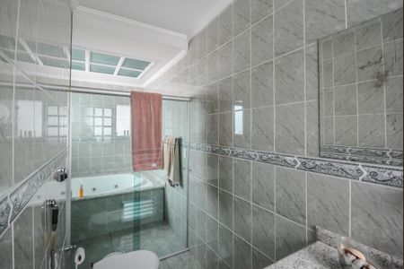 Casa à venda com 297m², 3 quartos e 5 vagasBanheiro da Suíte 2