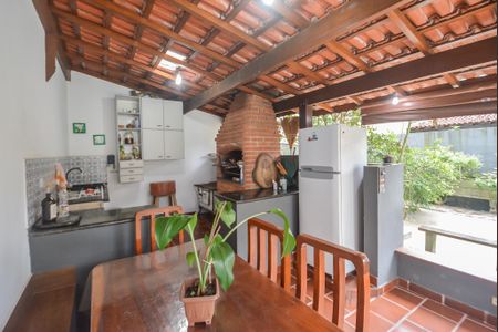 Casa à venda com 297m², 3 quartos e 5 vagasChurrasqueira