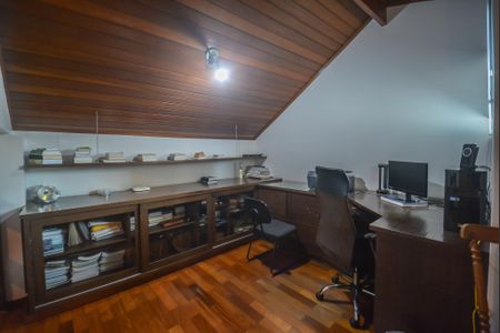 Casa à venda com 297m², 3 quartos e 5 vagasEscritório