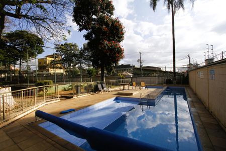 Apartamento à venda com 70m², 3 quartos e 1 vagaÁrea comum - Piscina