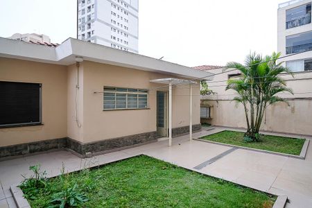 Casa à venda com 222m², 3 quartos e 4 vagasQuintal