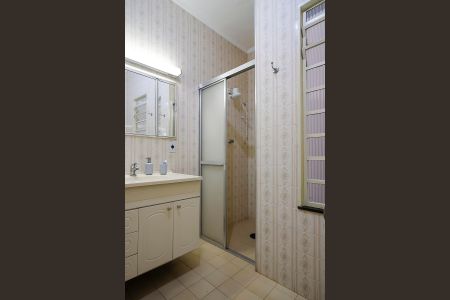 Casa à venda com 222m², 3 quartos e 4 vagasBanheiro 2