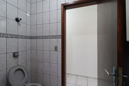 Casa à venda com 210m², 3 quartos e 2 vagasBanheiro social 2