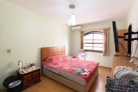 Casa à venda com 430m², 7 quartos e 5 vagas Casa à venda com 430m², 7 quartos e 5 vagasQuarto 3 - Suíte