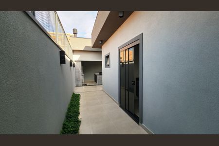 Casa de condomínio à venda com 188m², 3 quartos e 4 vagas Casa de condomínio à venda com 188m², 3 quartos e 4 vagasQuintal