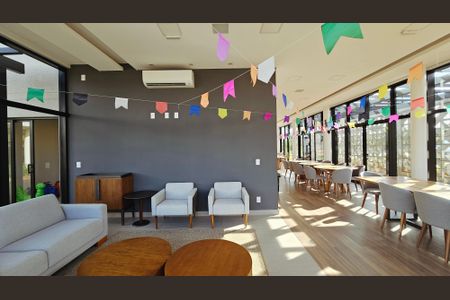 Casa de condomínio à venda com 188m², 3 quartos e 4 vagas Casa de condomínio à venda com 188m², 3 quartos e 4 vagasÁrea comum - Salão de festas