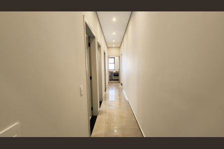 Casa de condomínio à venda com 188m², 3 quartos e 4 vagas Casa de condomínio à venda com 188m², 3 quartos e 4 vagasCorredor