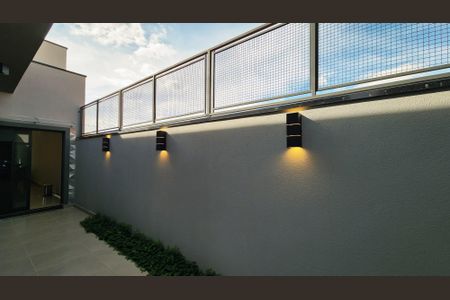 Casa de condomínio à venda com 188m², 3 quartos e 4 vagas Casa de condomínio à venda com 188m², 3 quartos e 4 vagasQuintal