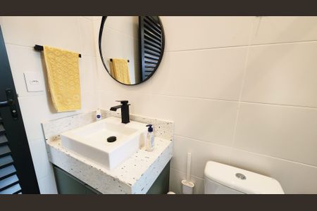 Casa de condomínio à venda com 188m², 3 quartos e 4 vagas Casa de condomínio à venda com 188m², 3 quartos e 4 vagasBanheiro de Serviço