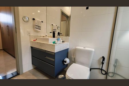 Casa de condomínio à venda com 188m², 3 quartos e 4 vagas Casa de condomínio à venda com 188m², 3 quartos e 4 vagasBanheiro da Suíte