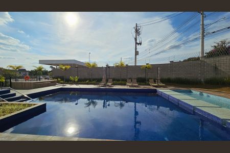 Casa de condomínio à venda com 188m², 3 quartos e 4 vagas Casa de condomínio à venda com 188m², 3 quartos e 4 vagasÁrea comum - Piscina